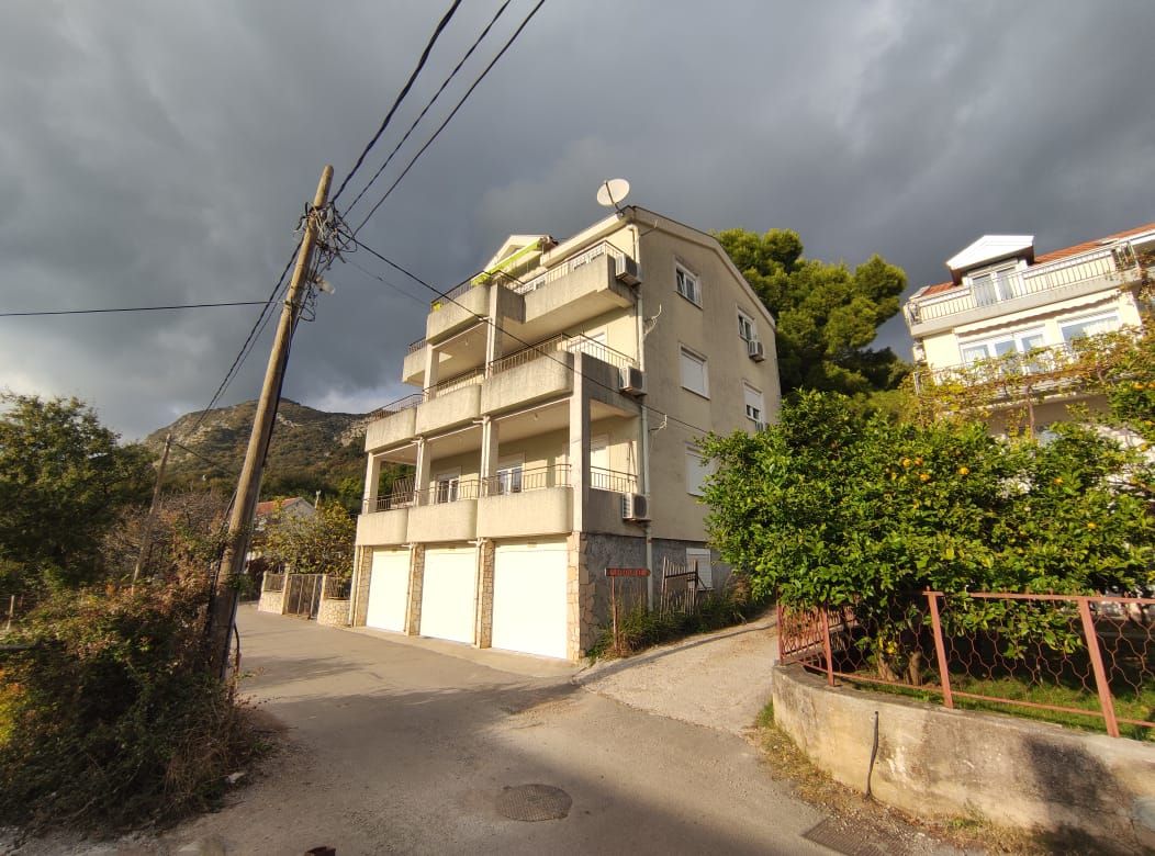 Appartement à Budva, Monténégro, 84 m² - image 1