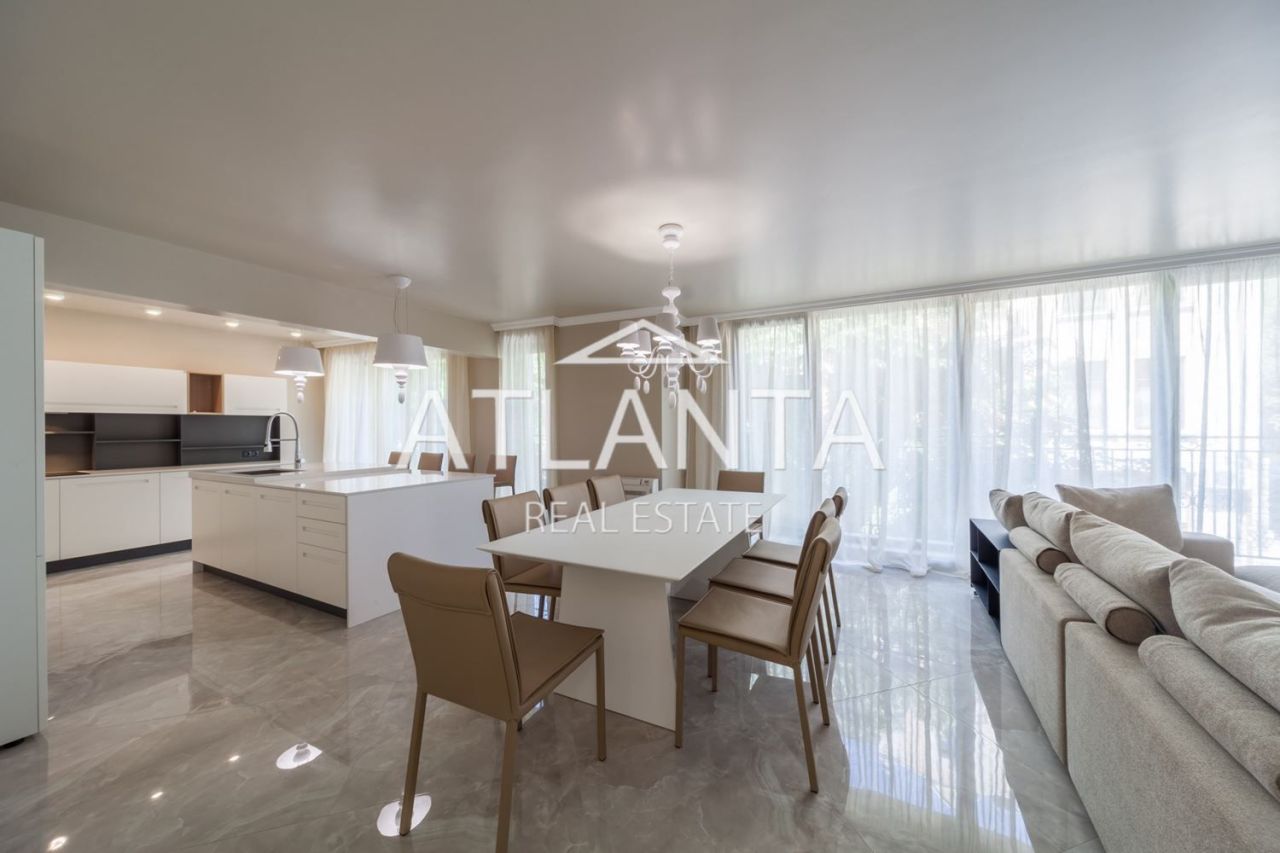 Appartement à Varna, Bulgarie, 243 m² - image 1