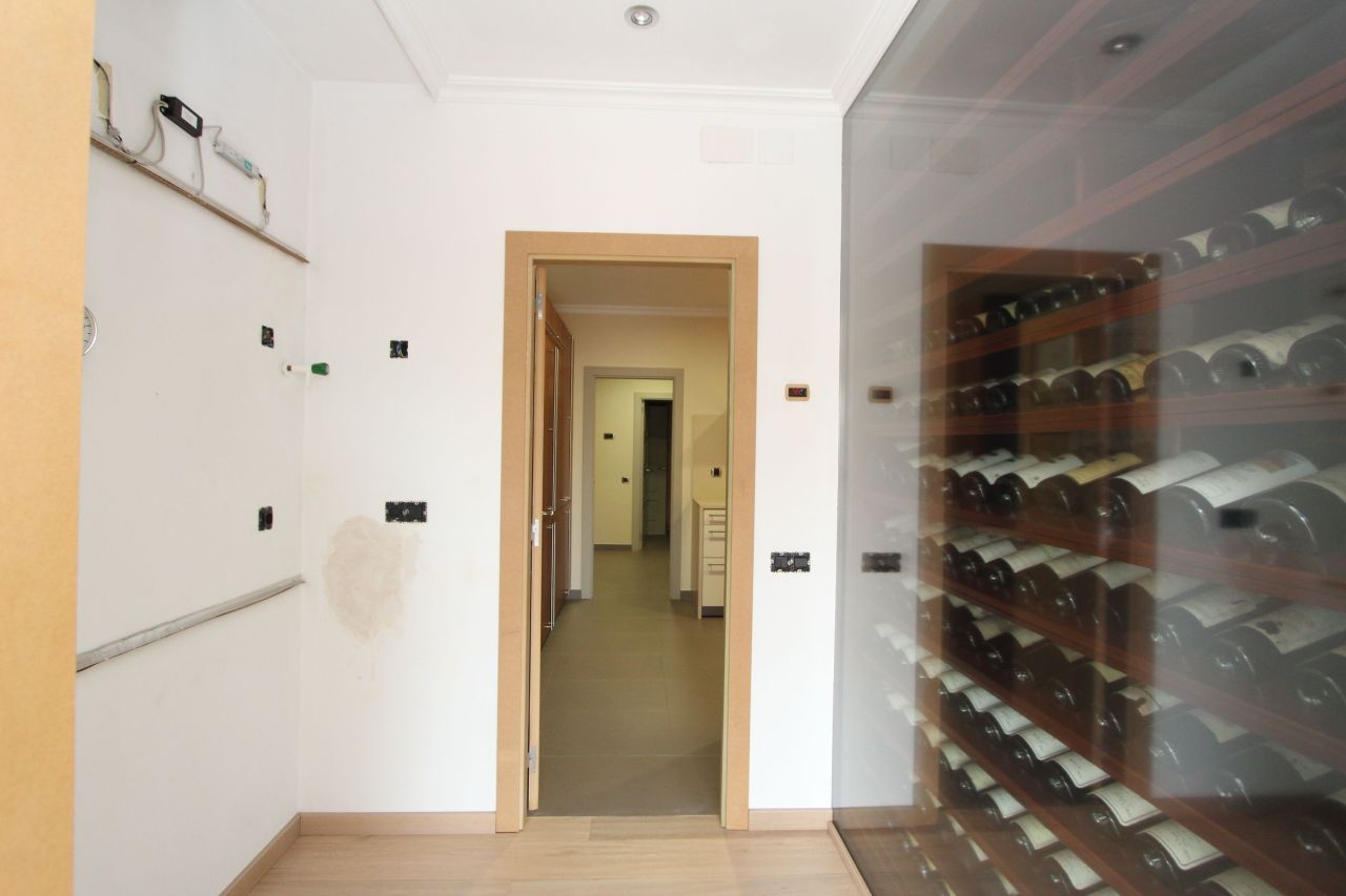 Apartment in Barcelona, Spain, 245 m² - picture 9