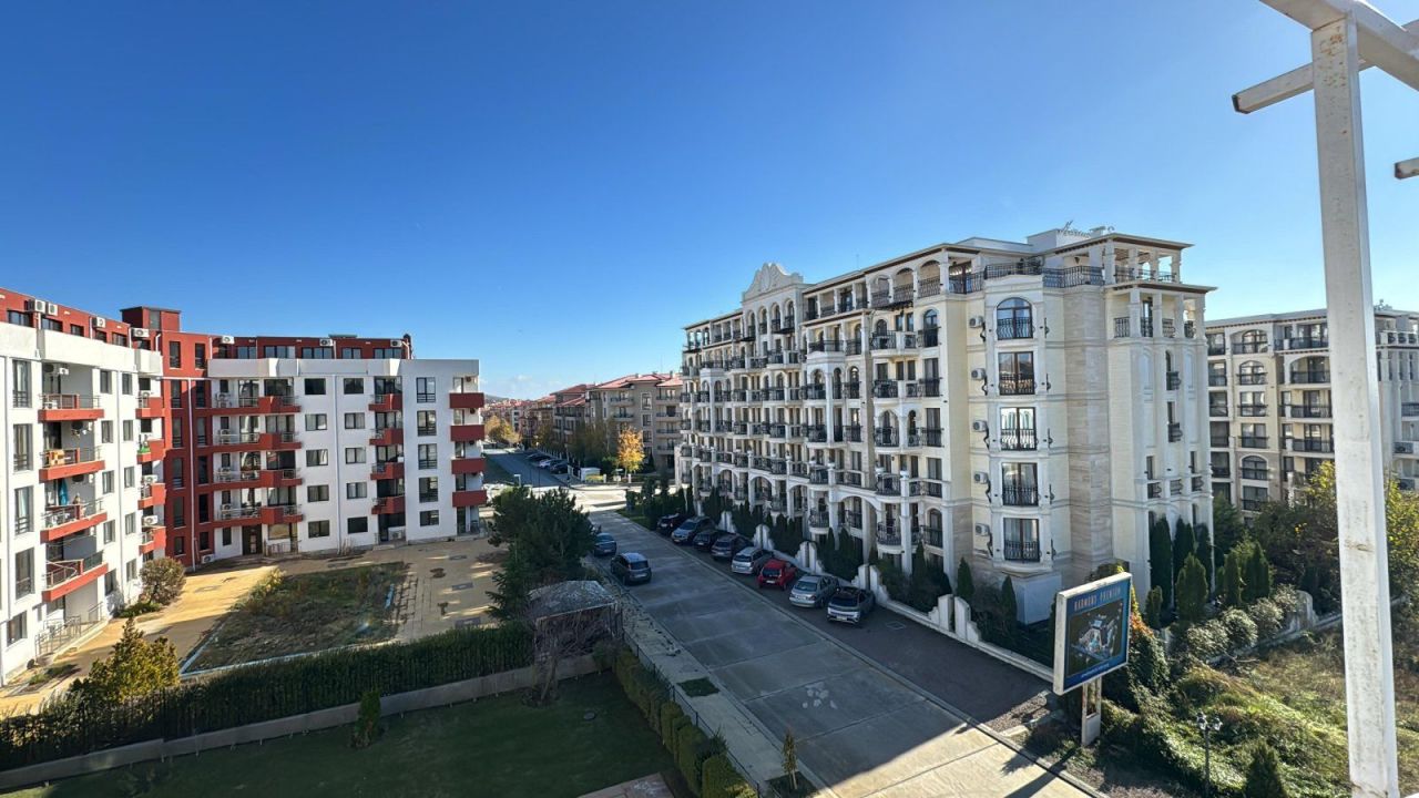 Flat in Sveti Vlas, Bulgaria, 85 m² - picture 1