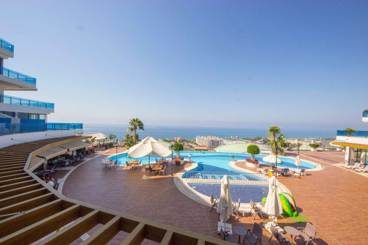 Flat in Alanya, Turkey, 296 m² - picture 1