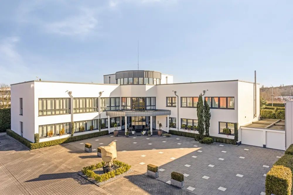 Bureau à Bottrop, Allemagne, 3 295 m² - image 1