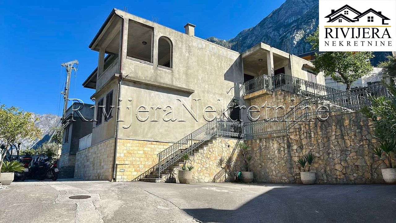 Maison à Dobrota, Monténégro, 289 m² - image 2