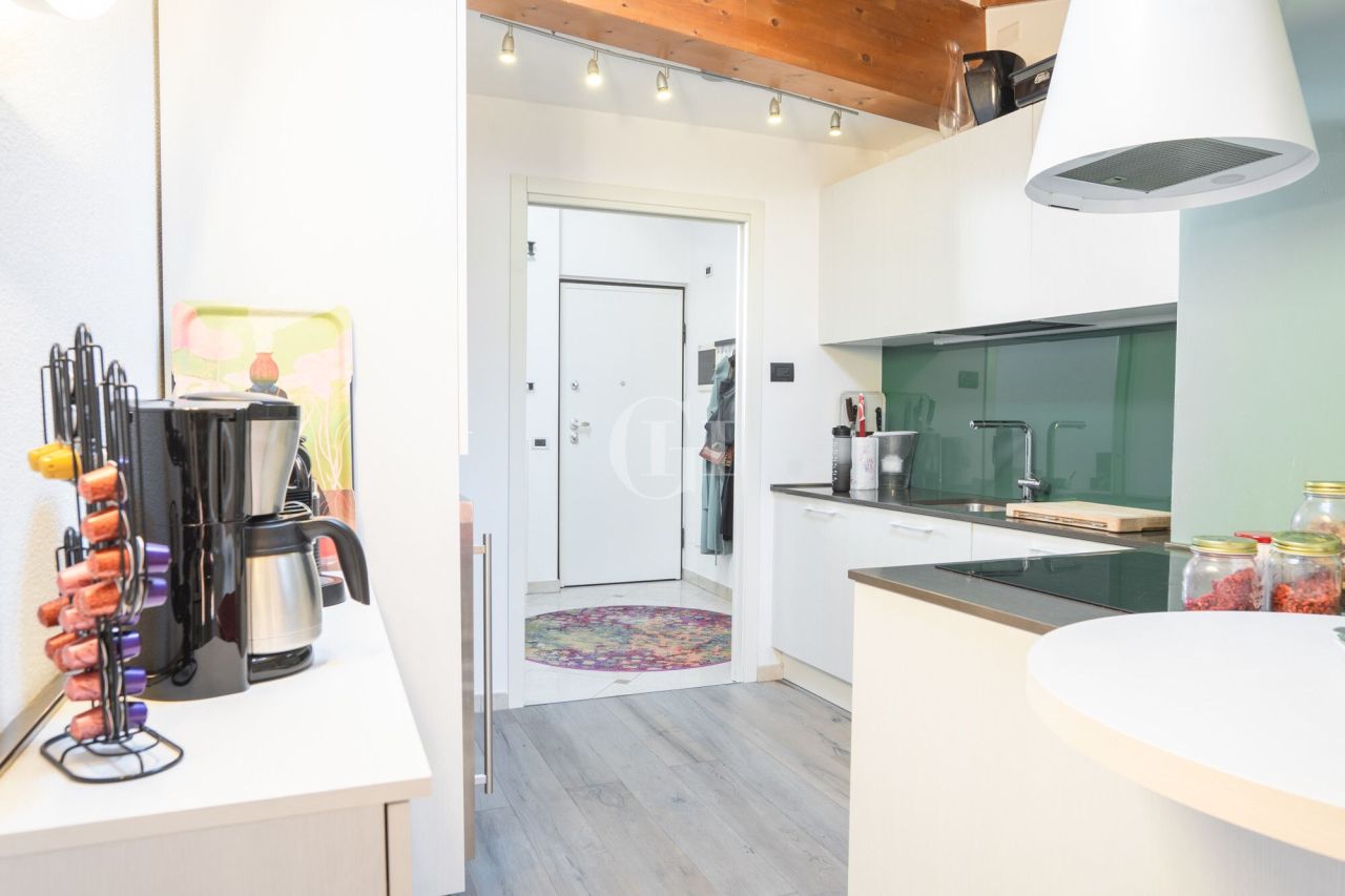 Penthouse on Lake Garda, Italy, 109 m² - picture 10