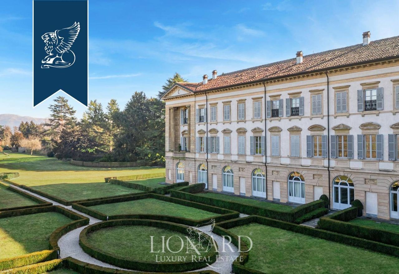 Apartment in Lecco, Italien, 1 200 m² - Foto 1