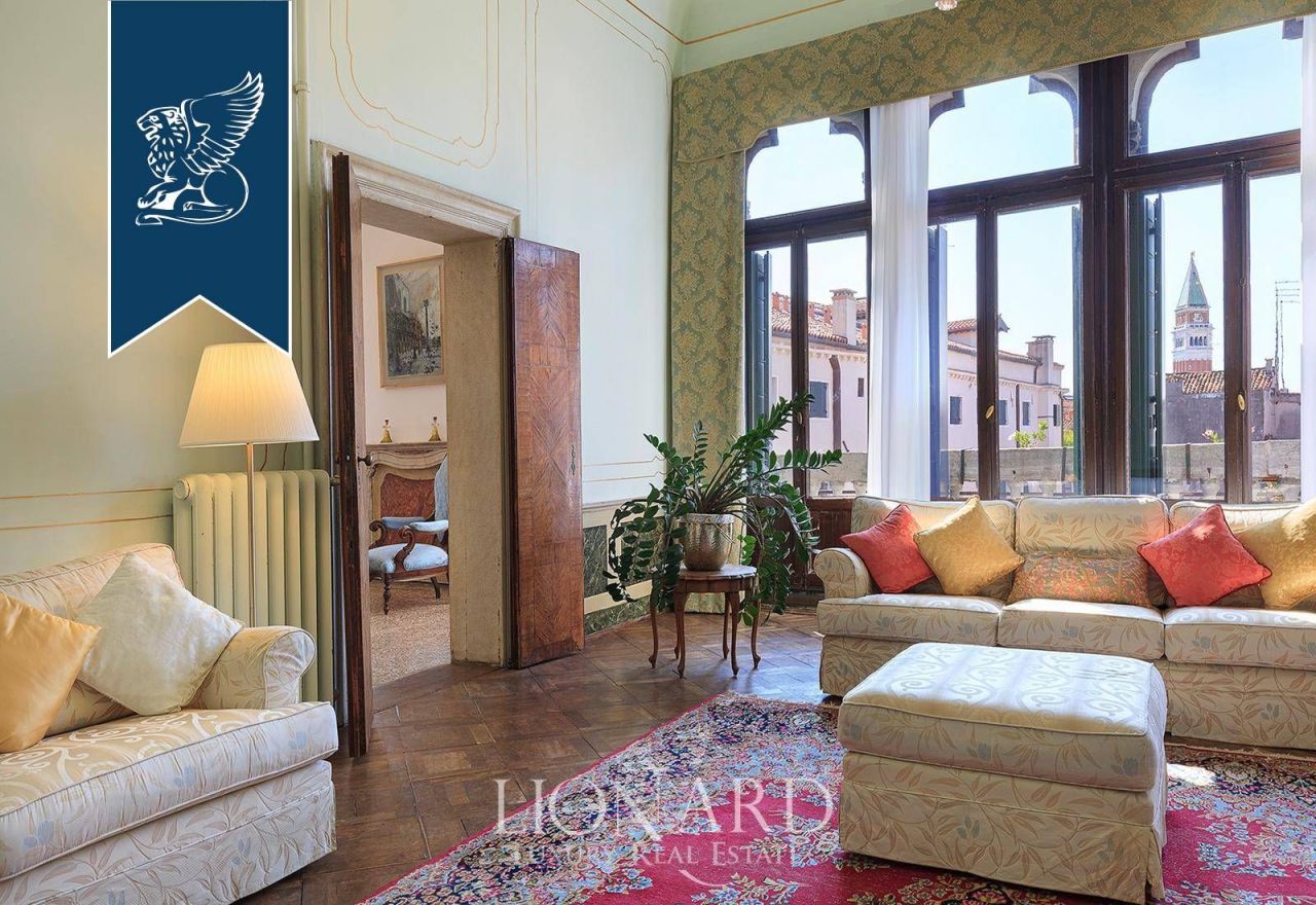 Apartment in Venice, Italy, 980 m² - picture 2