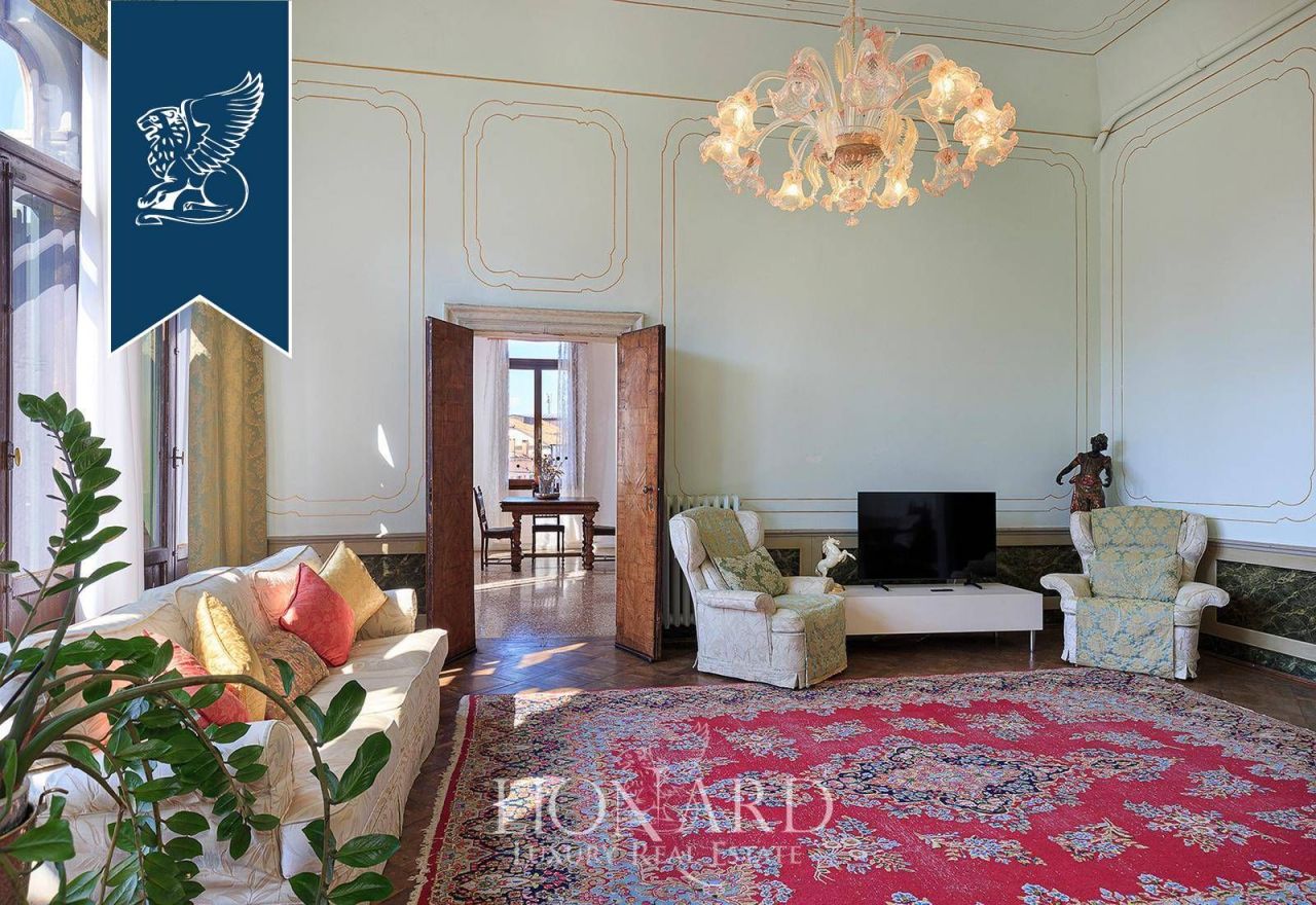 Apartment in Venice, Italy, 980 m² - picture 3
