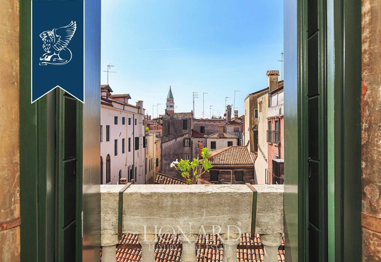 Apartment in Venice, Italy, 980 m² - picture 7