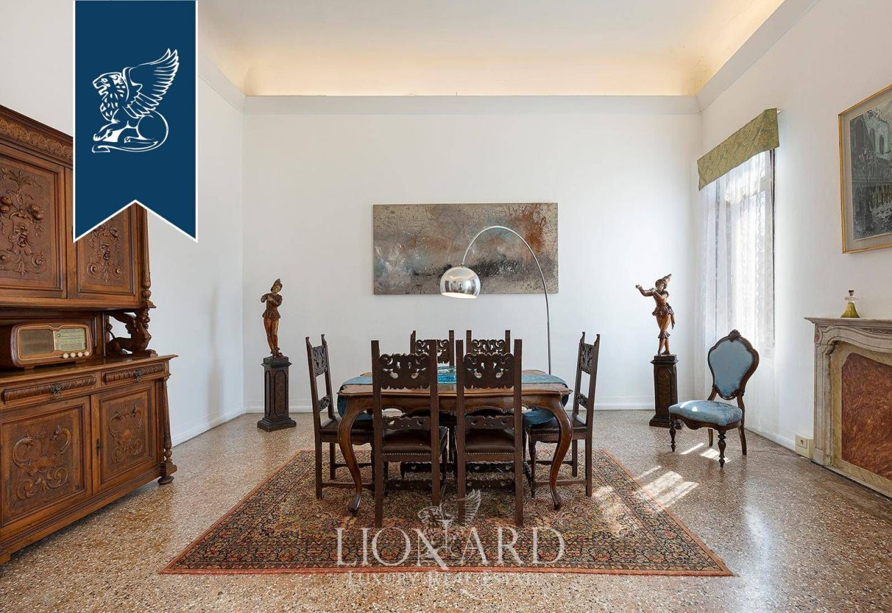 Apartment in Venice, Italy, 980 m² - picture 8
