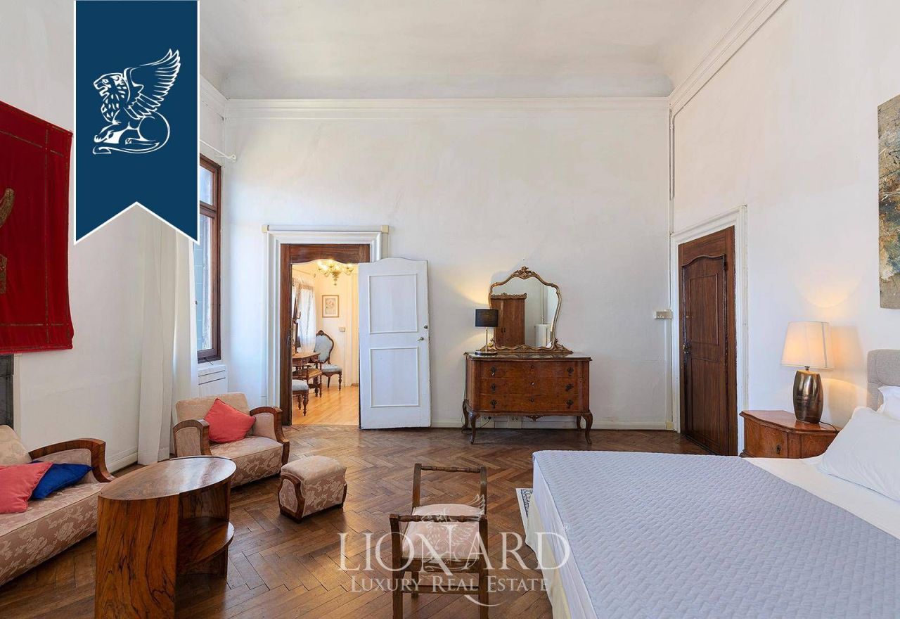 Apartment in Venice, Italy, 980 m² - picture 9