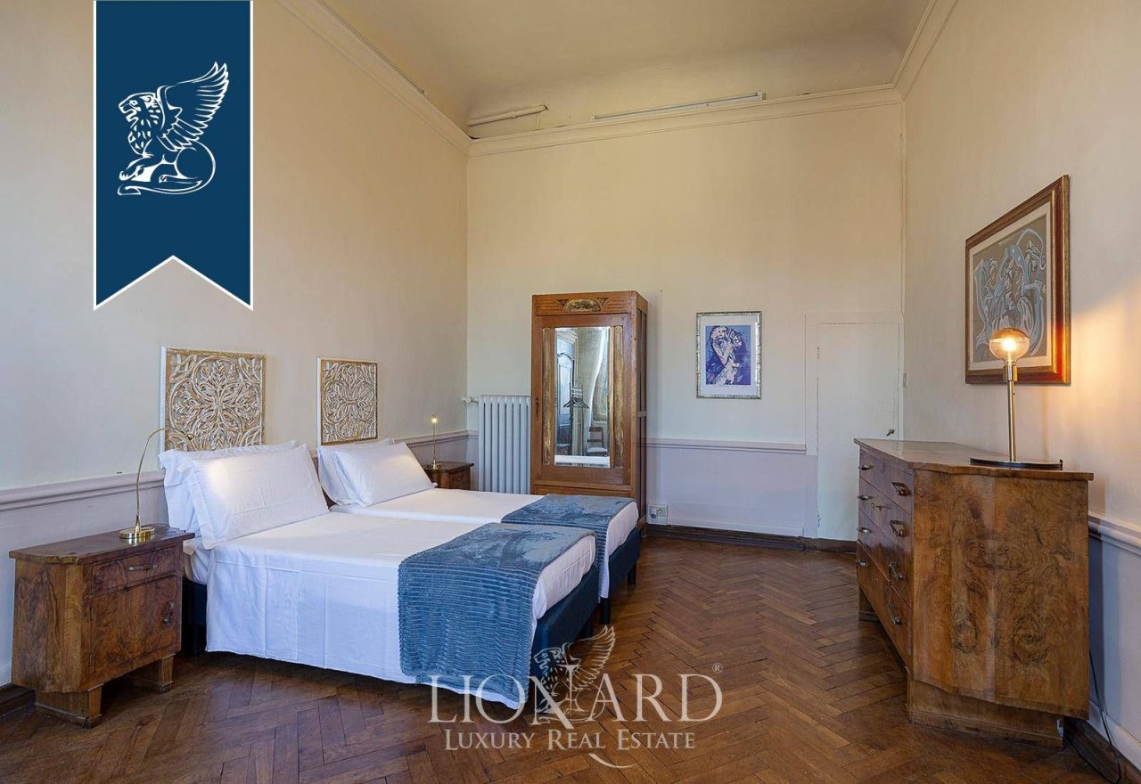 Apartment in Venice, Italy, 980 m² - picture 11