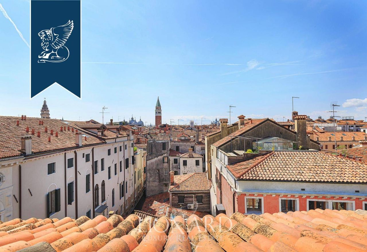 Apartment in Venice, Italy, 980 m² - picture 13