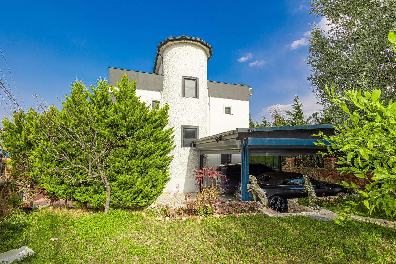 Villa à Alanya, Turquie, 380 m² - image 1