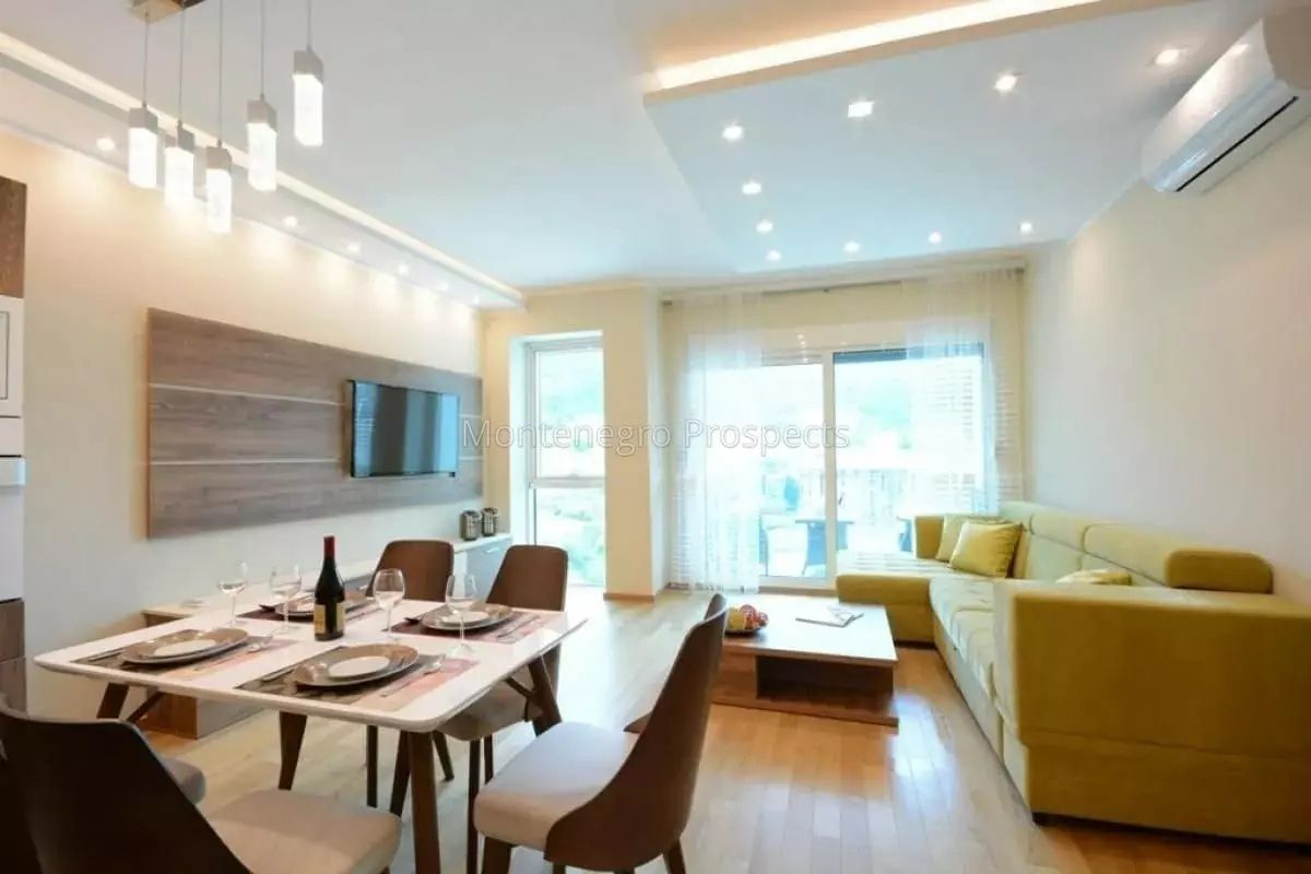 Apartamento en Becici, Montenegro, 63 m² - imagen 1
