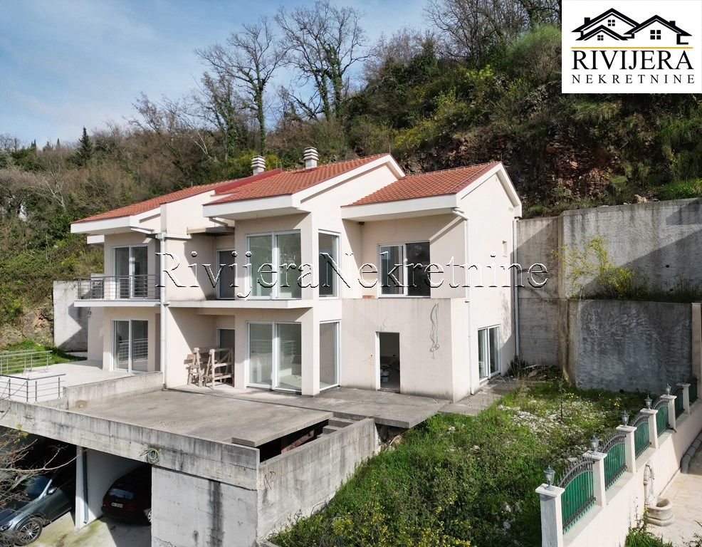 Villa in Herceg-Novi, Montenegro, 190 m² - Foto 1