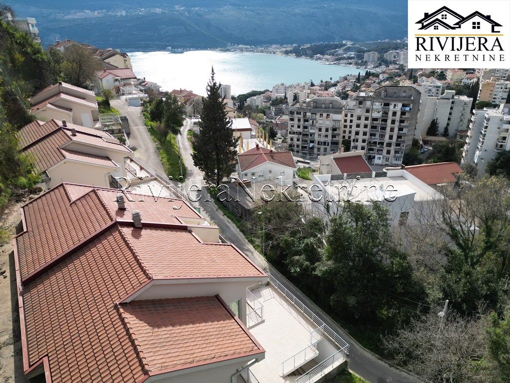 Villa en Herceg-Novi, Montenegro, 190 m² - imagen 4