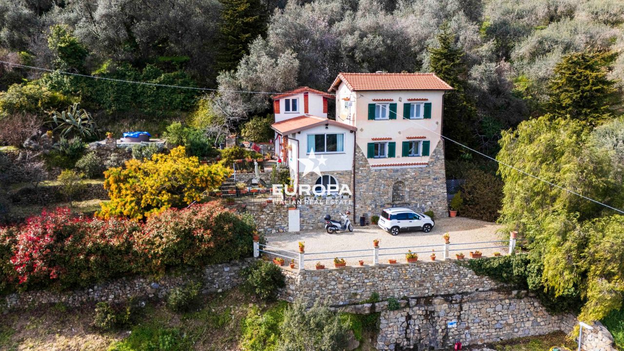 Villa à Arma di Taggia, Italie, 133 m² - image 1