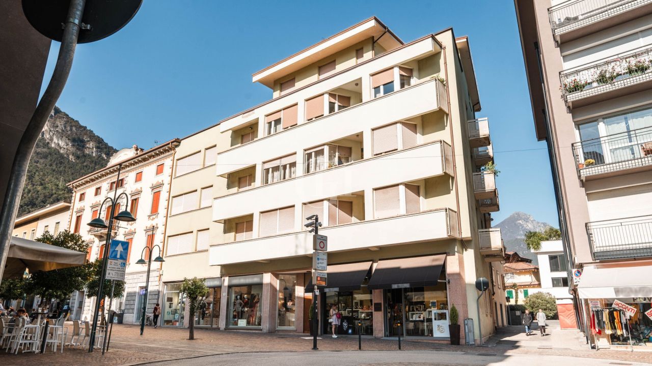 Apartment on Lake Garda, Italy, 130 m² - picture 15