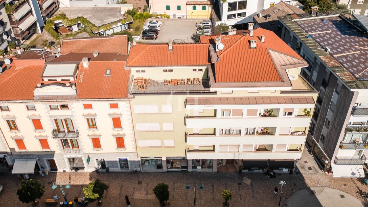 Apartment on Lake Garda, Italy, 130 m² - picture 11