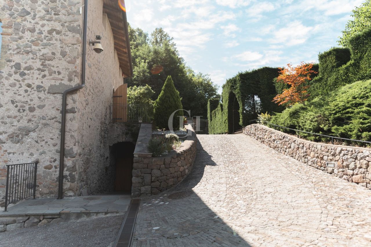 Villa in Trento, Italy, 380 m² - picture 9