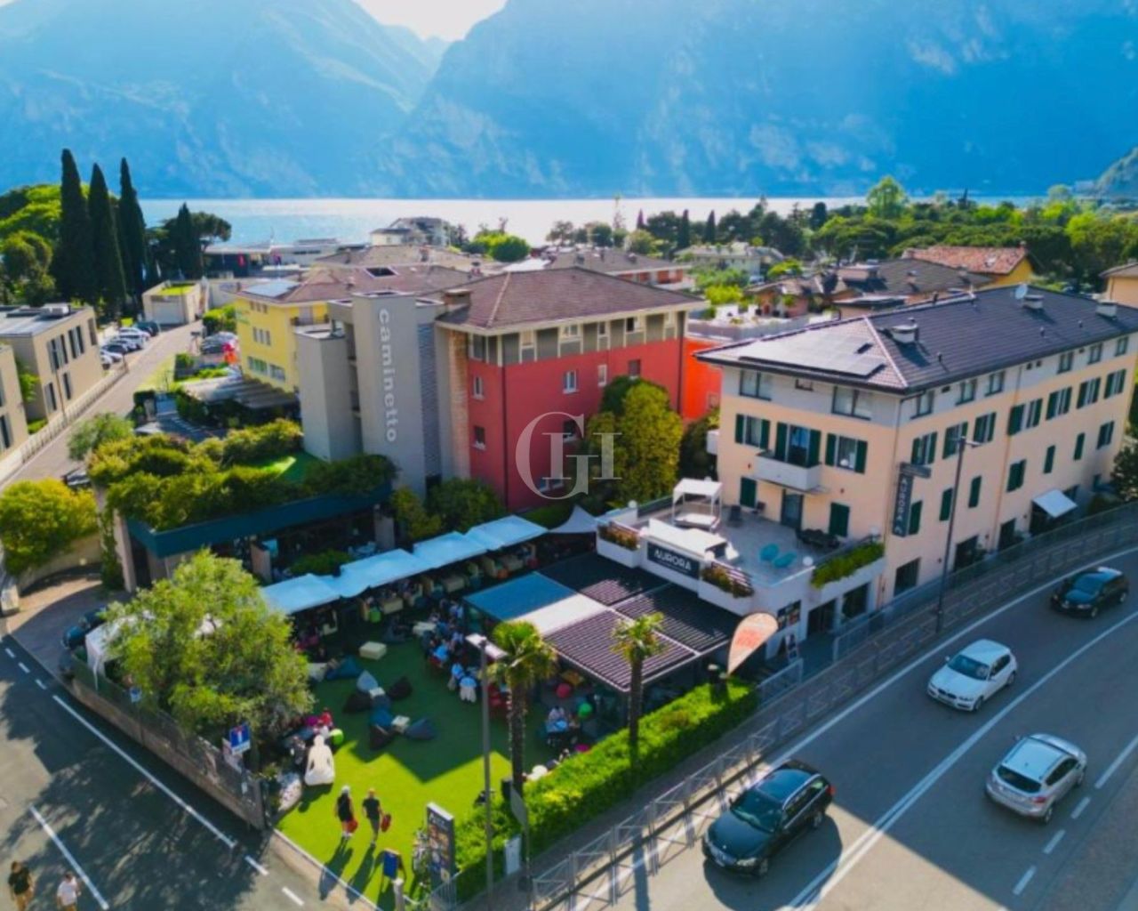 Hôtel par le Lac de Garde, Italie, 1 400 m² - image 1