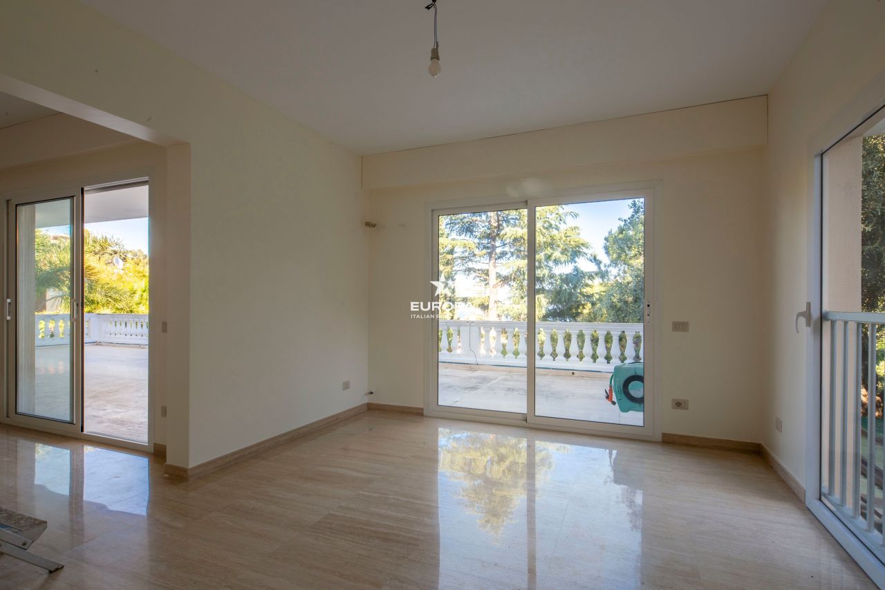 Villa à San Remo, Italie, 350 m² - image 9