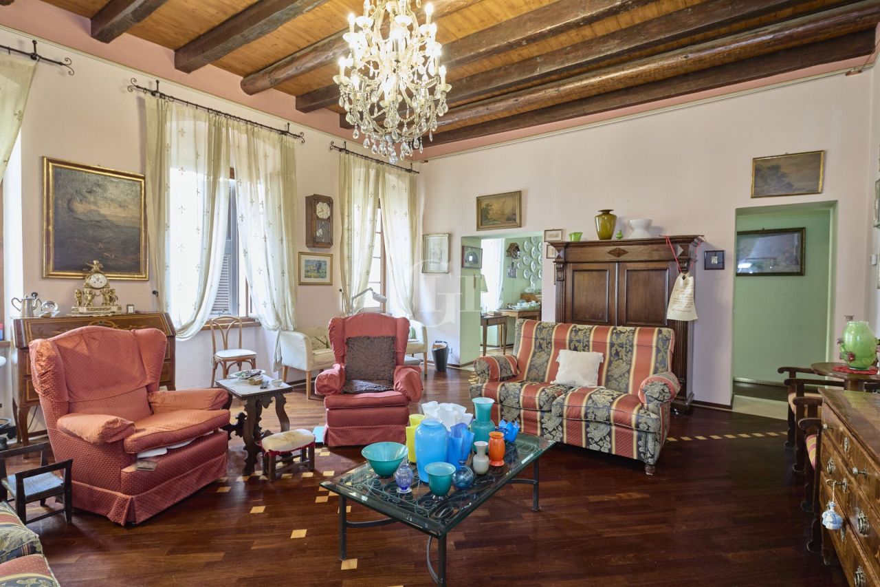 Apartamento por Lago de Garda, Italia, 190 m² - imagen 7