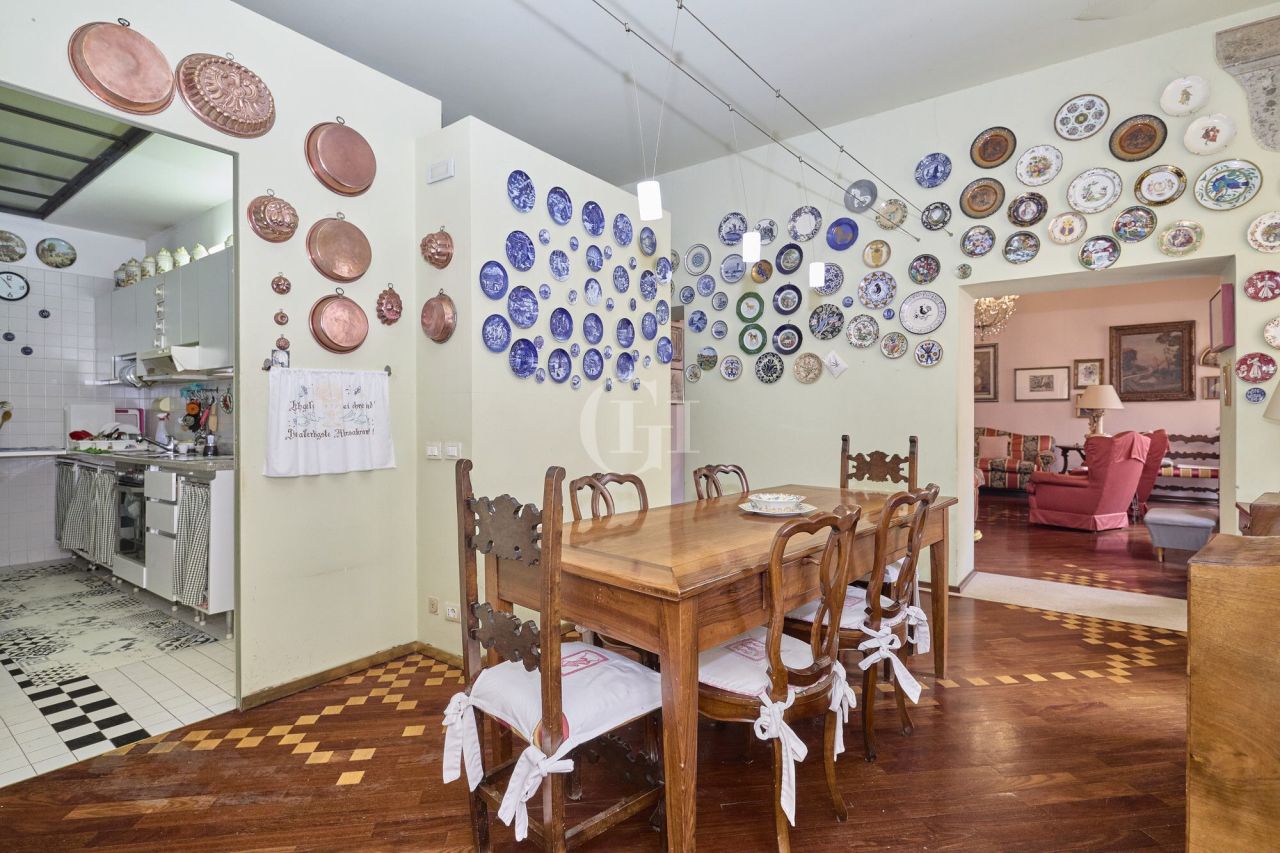 Apartamento por Lago de Garda, Italia, 190 m² - imagen 16