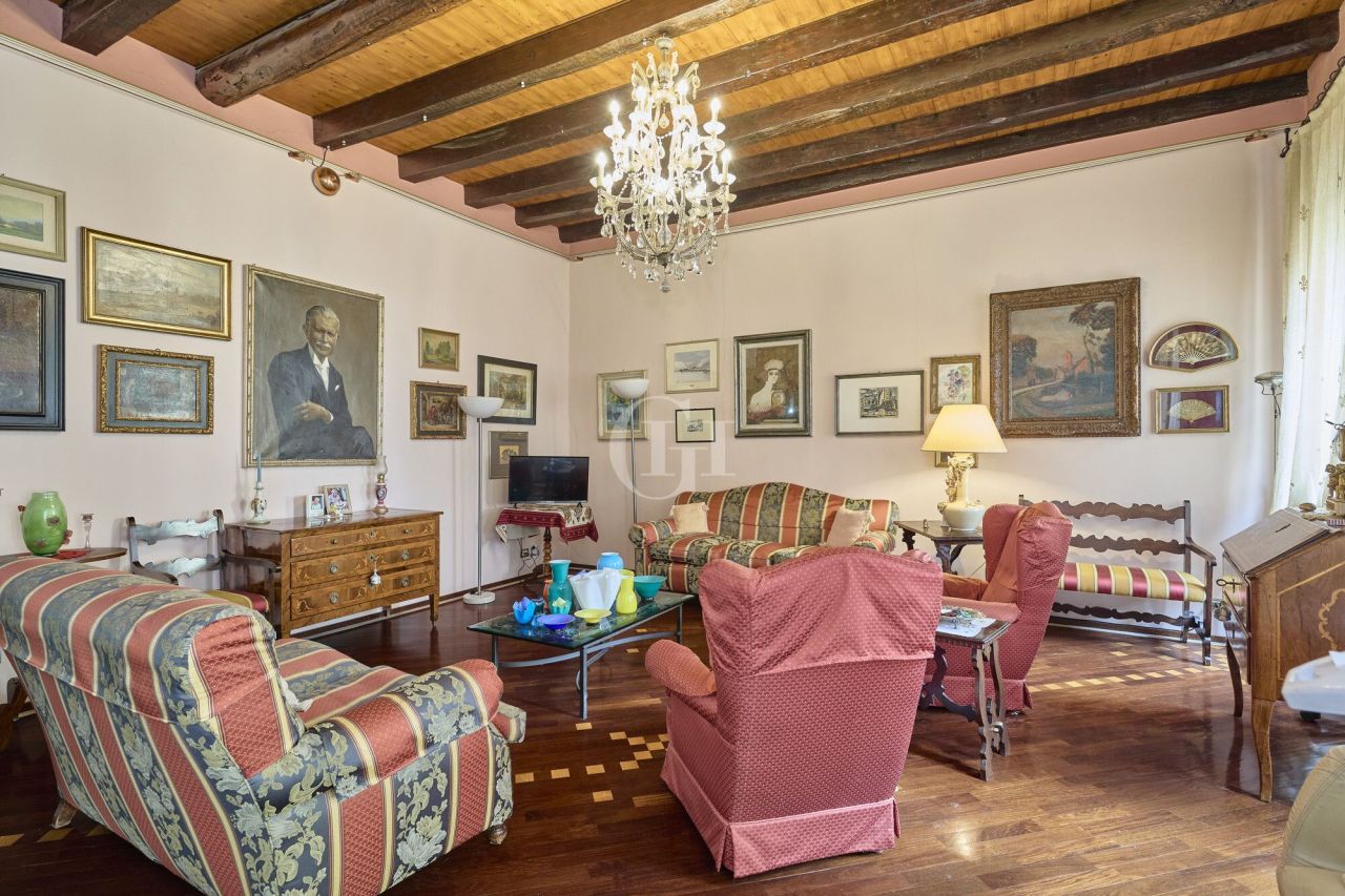Apartamento por Lago de Garda, Italia, 190 m² - imagen 5