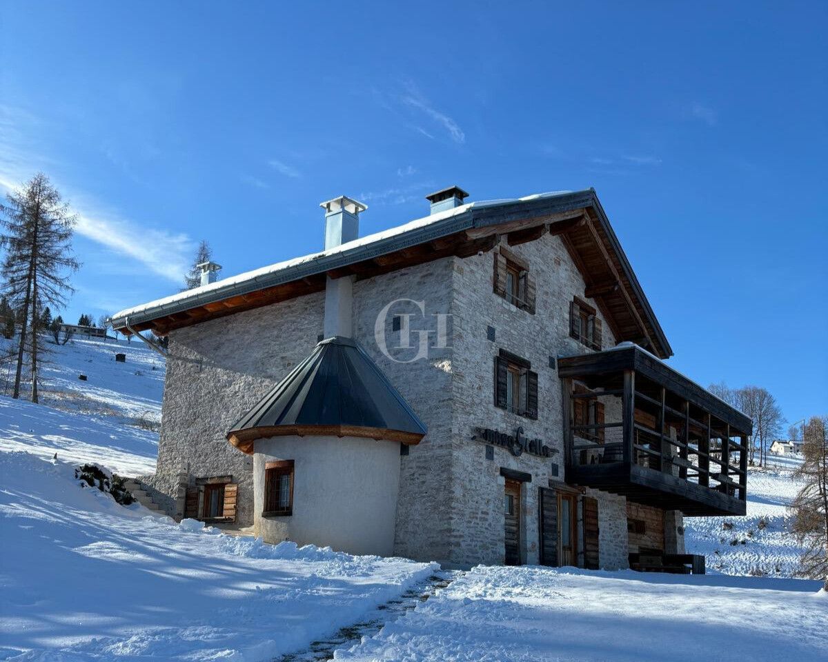 Villa in Trento, Italy, 300 m² - picture 1