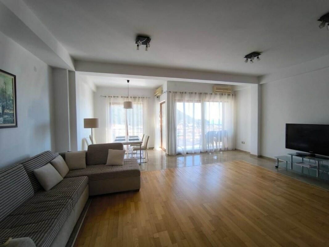 Piso en Budva, Montenegro, 107 m² - imagen 1
