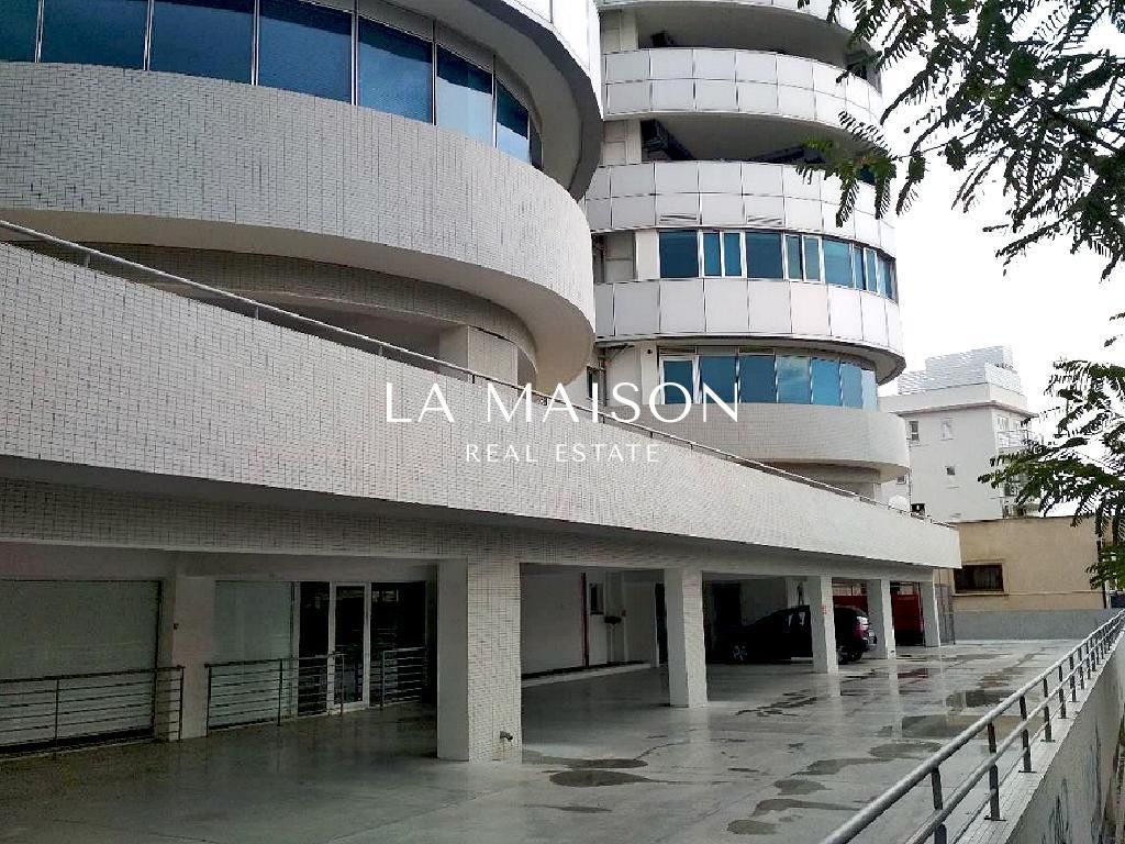 Office in Nicosia, Cyprus, 3 650 m² - picture 1