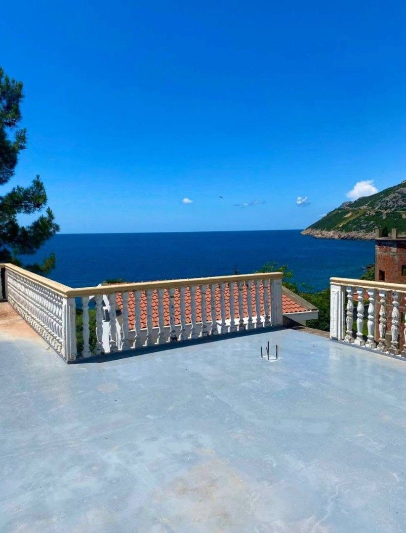 Maison à Dobra Voda, Monténégro, 115 m² - image 1