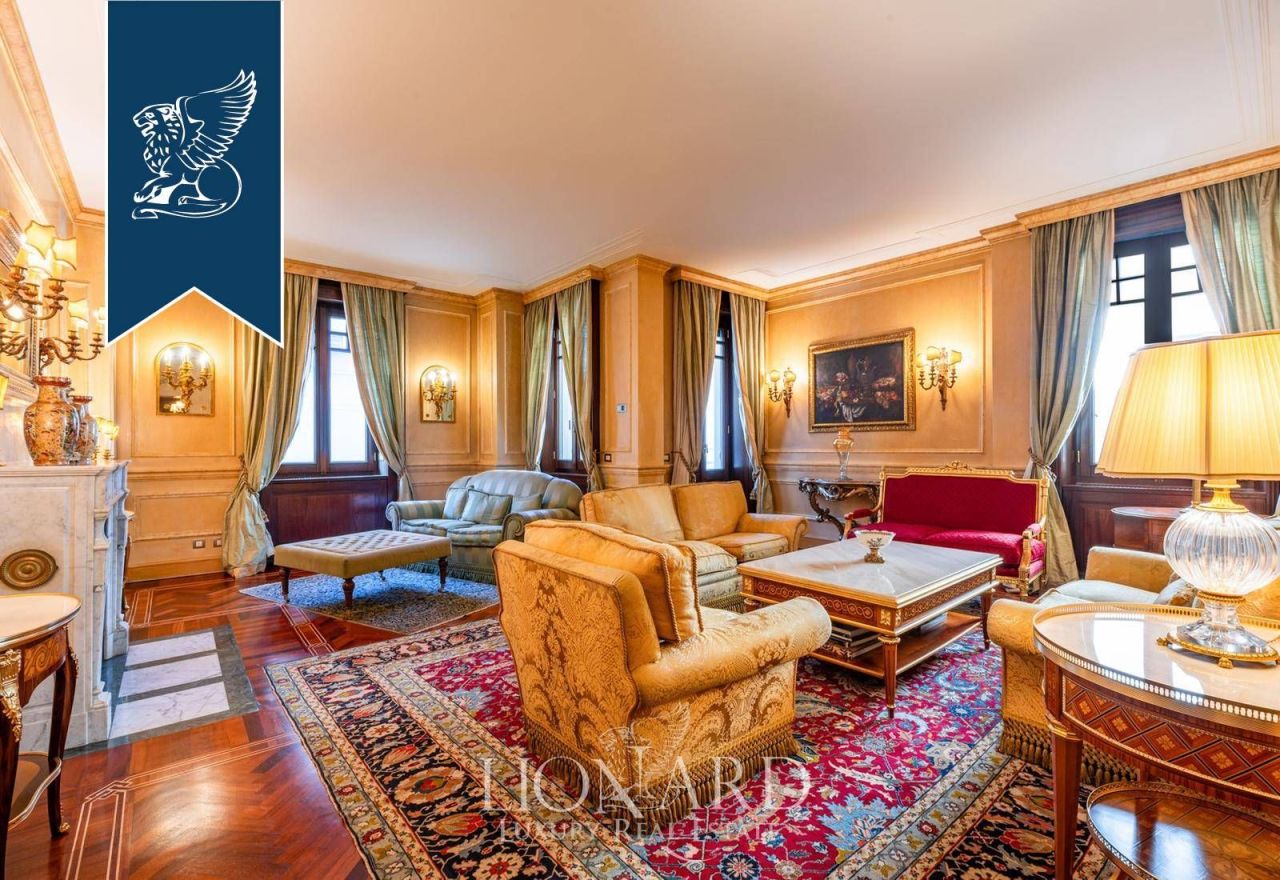 Villa in Milan, Italy, 500 m² - picture 1