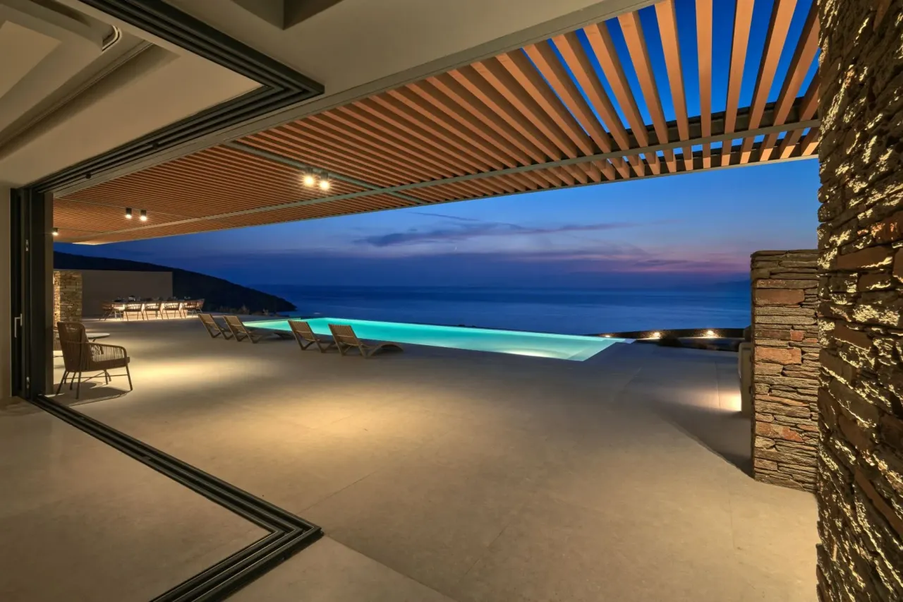 House on Andros, Greece, 479 m² - picture 1