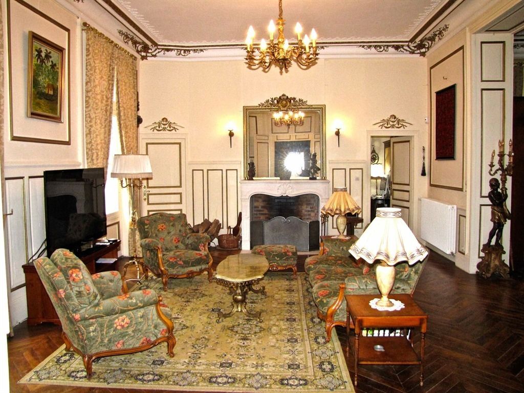 House in Centre-Val de Loire, France, 1 200 m² - picture 8