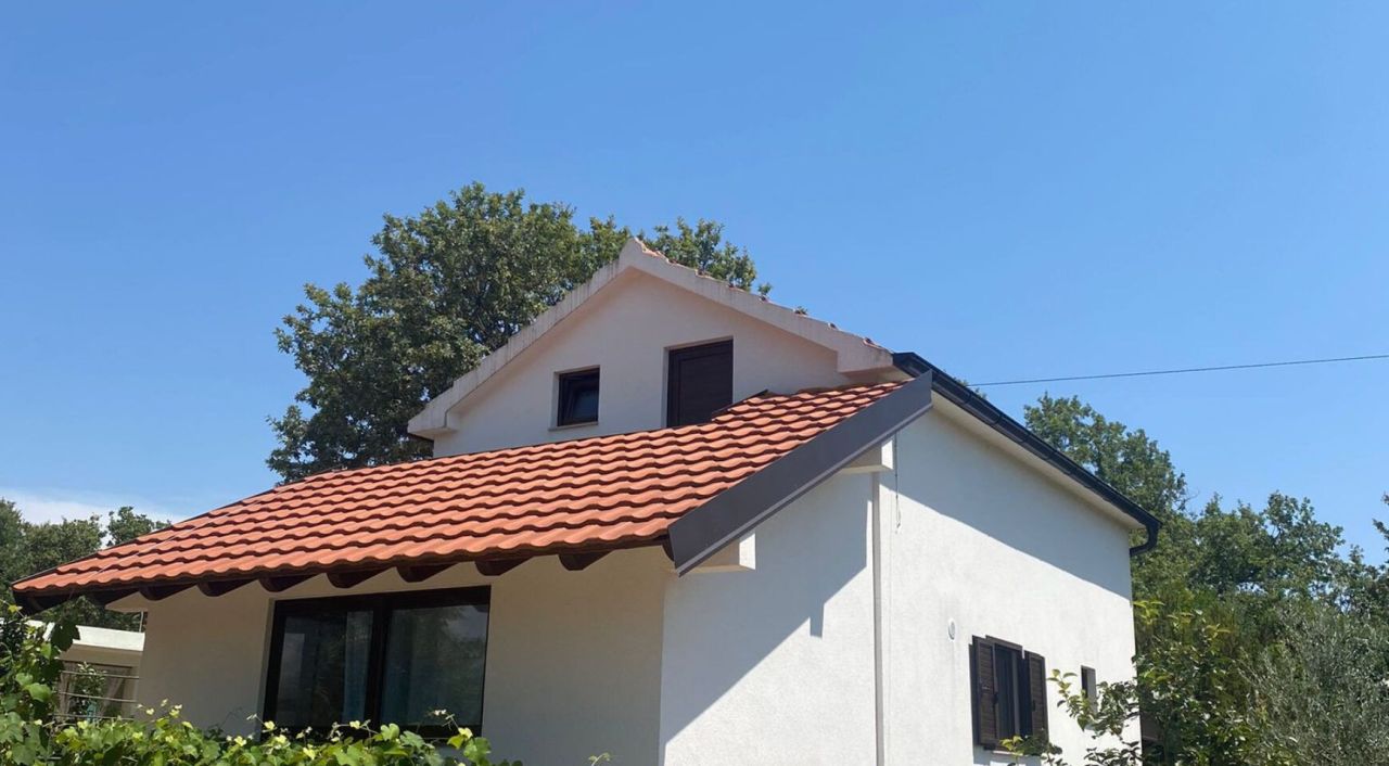 Haus in Krimovica, Montenegro, 80 m² - Foto 1