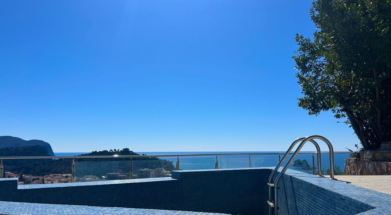 Piso en Petrovac, Montenegro, 140 m² - imagen 2