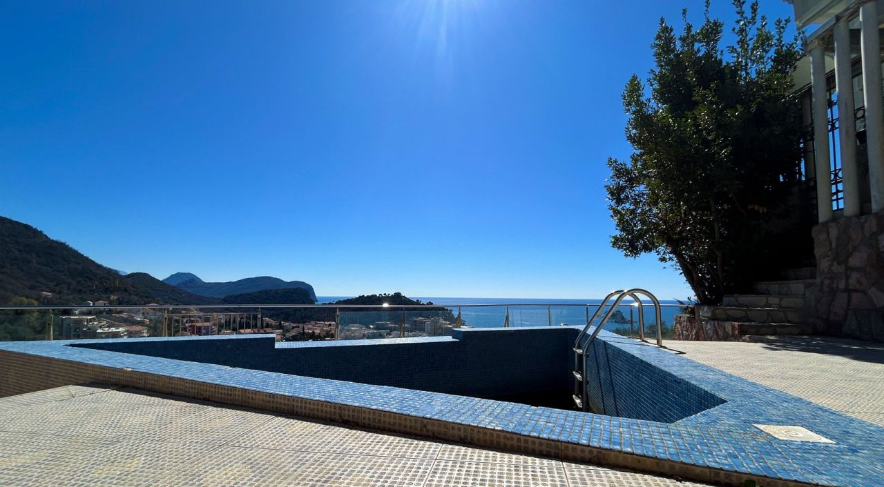 Piso en Petrovac, Montenegro, 140 m² - imagen 3