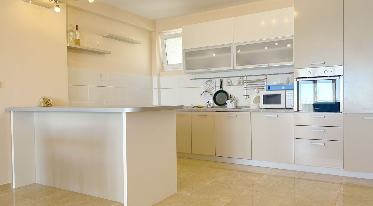 Piso en Petrovac, Montenegro, 140 m² - imagen 7