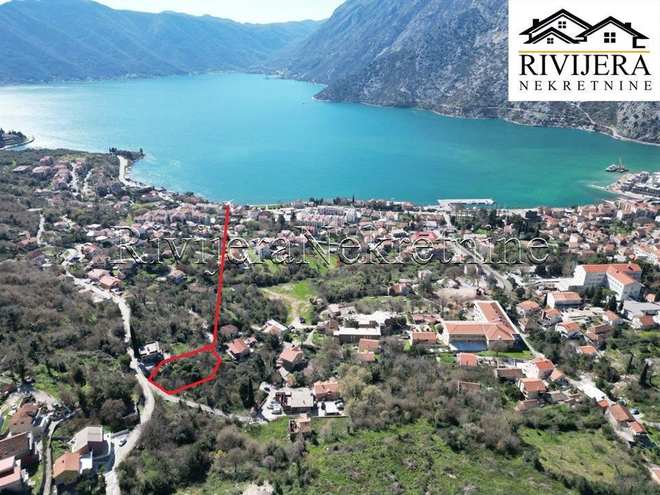 Land in Risan, Montenegro, 1 241 ares - picture 1