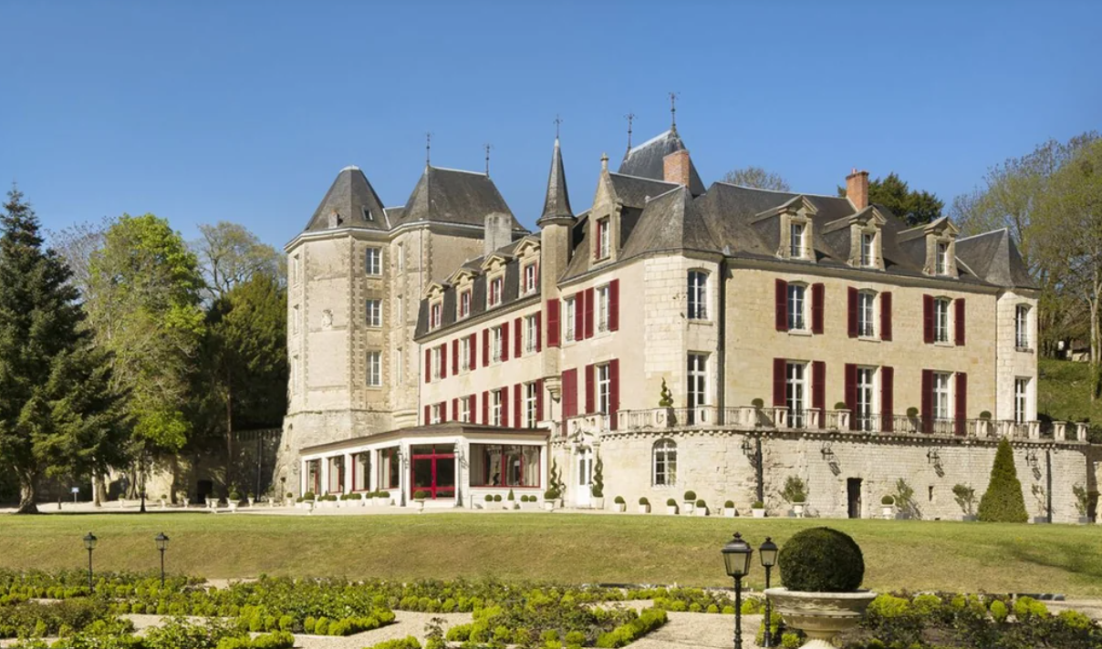 Haus in Centre-Val de Loire, Frankreich, 1 307 m² - Foto 1