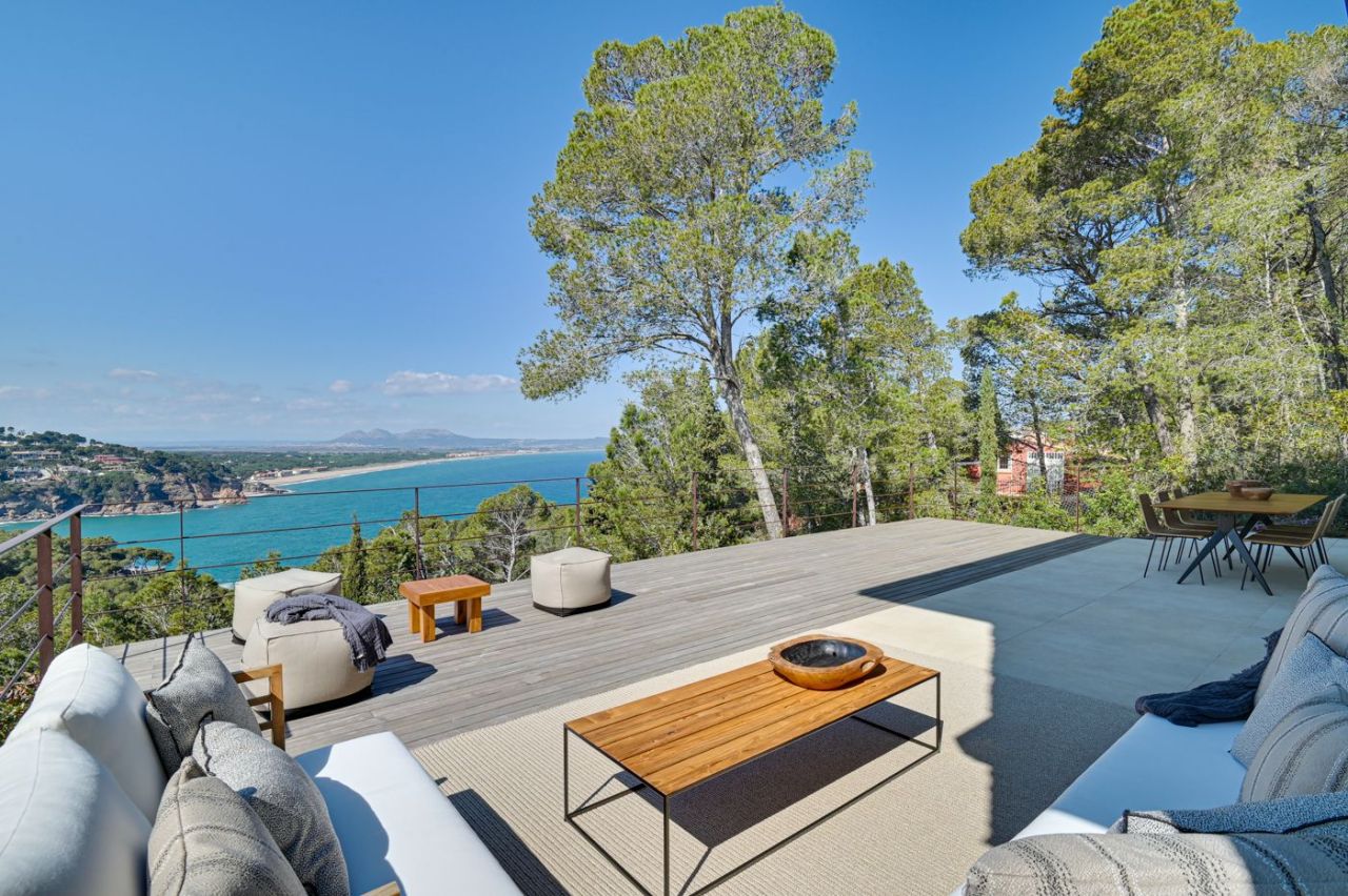 Haus in Costa Brava, Spanien, 347 m² - Foto 1