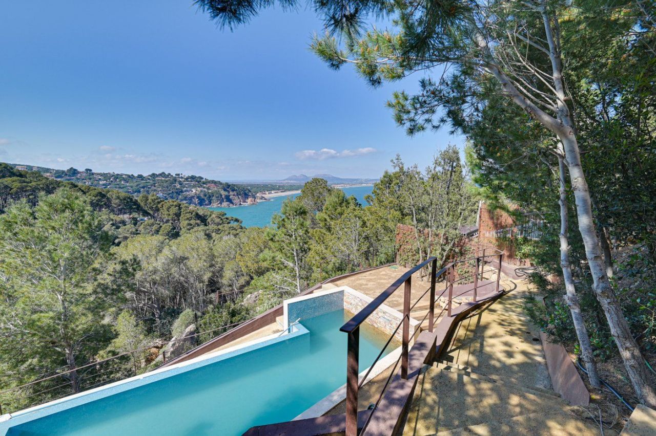 Haus in Costa Brava, Spanien, 329 m² - Foto 3