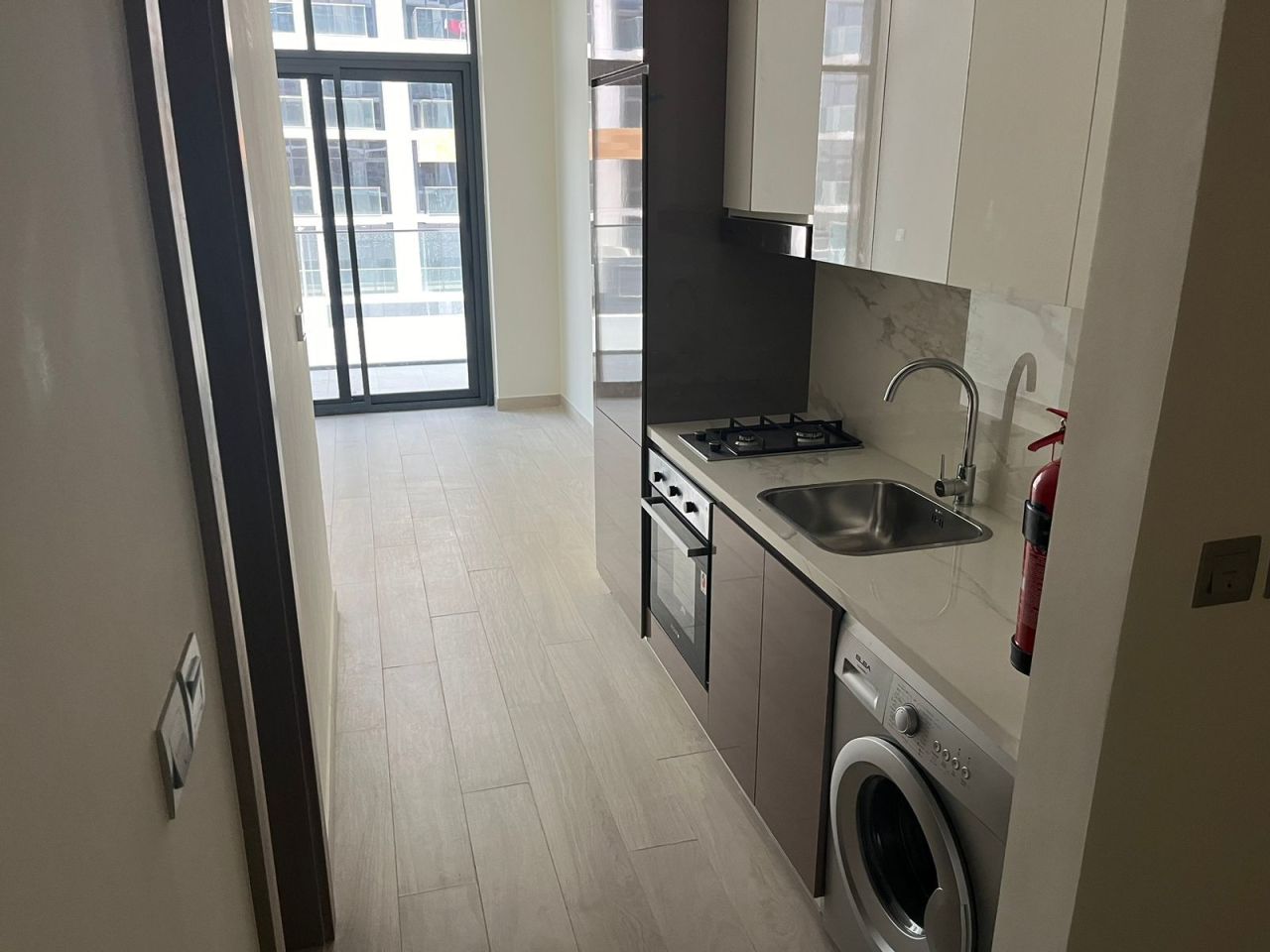 Estudio en Dubái, EAU, 32 m² - imagen 1
