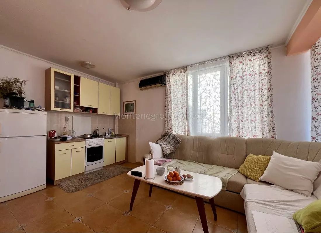 Apartamento en Budva, Montenegro, 55 m² - imagen 1