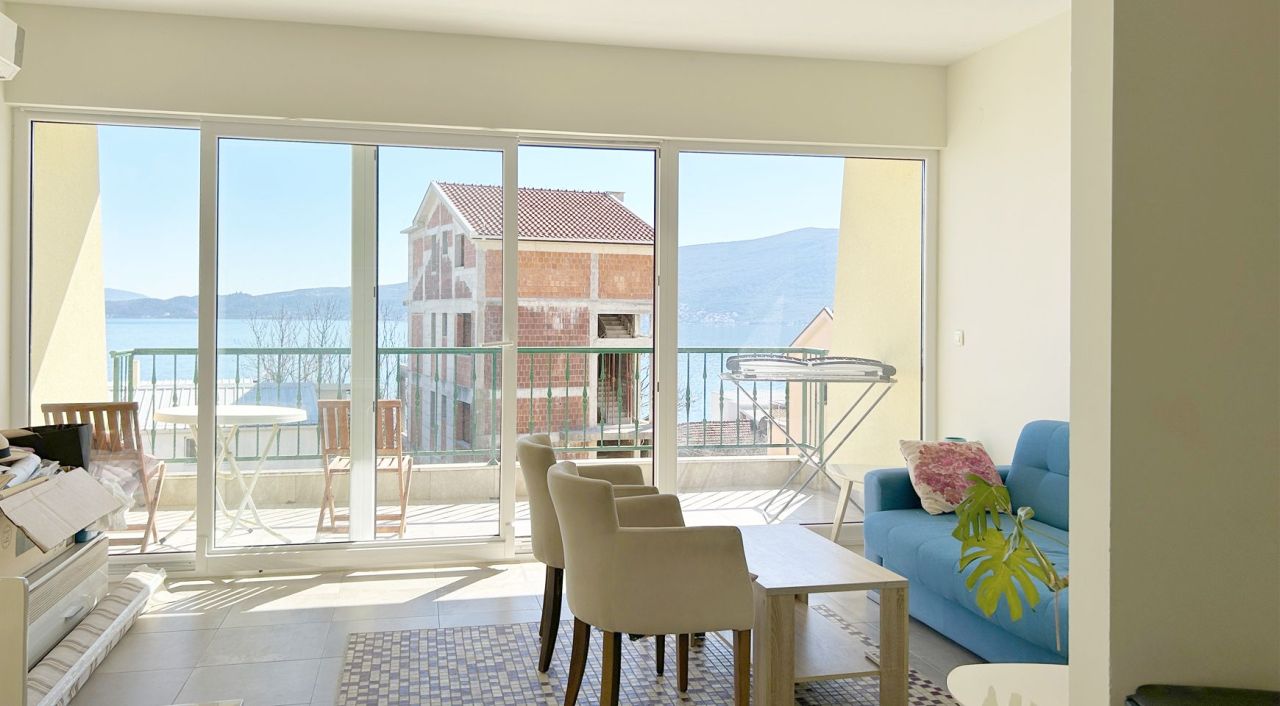 Wohnung in Bijela, Montenegro, 73 m² - Foto 1
