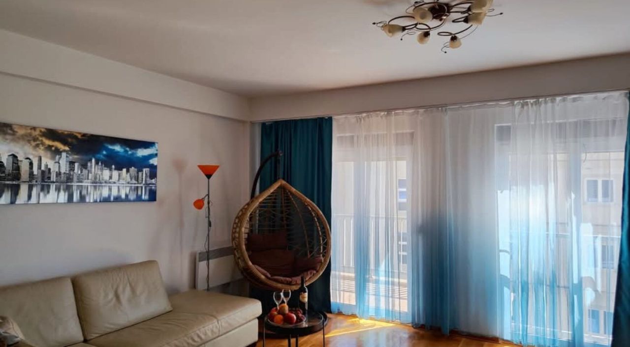 Appartement à Petrovac, Monténégro, 81 m² - image 1
