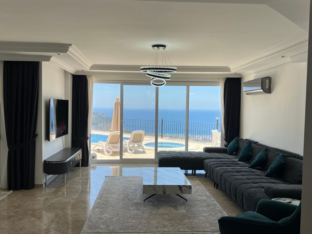 Villa à Alanya, Turquie, 275 m² - image 1