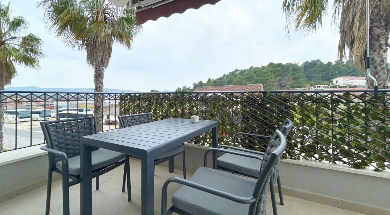 Flat in Tivat, Montenegro, 70 m² - picture 5